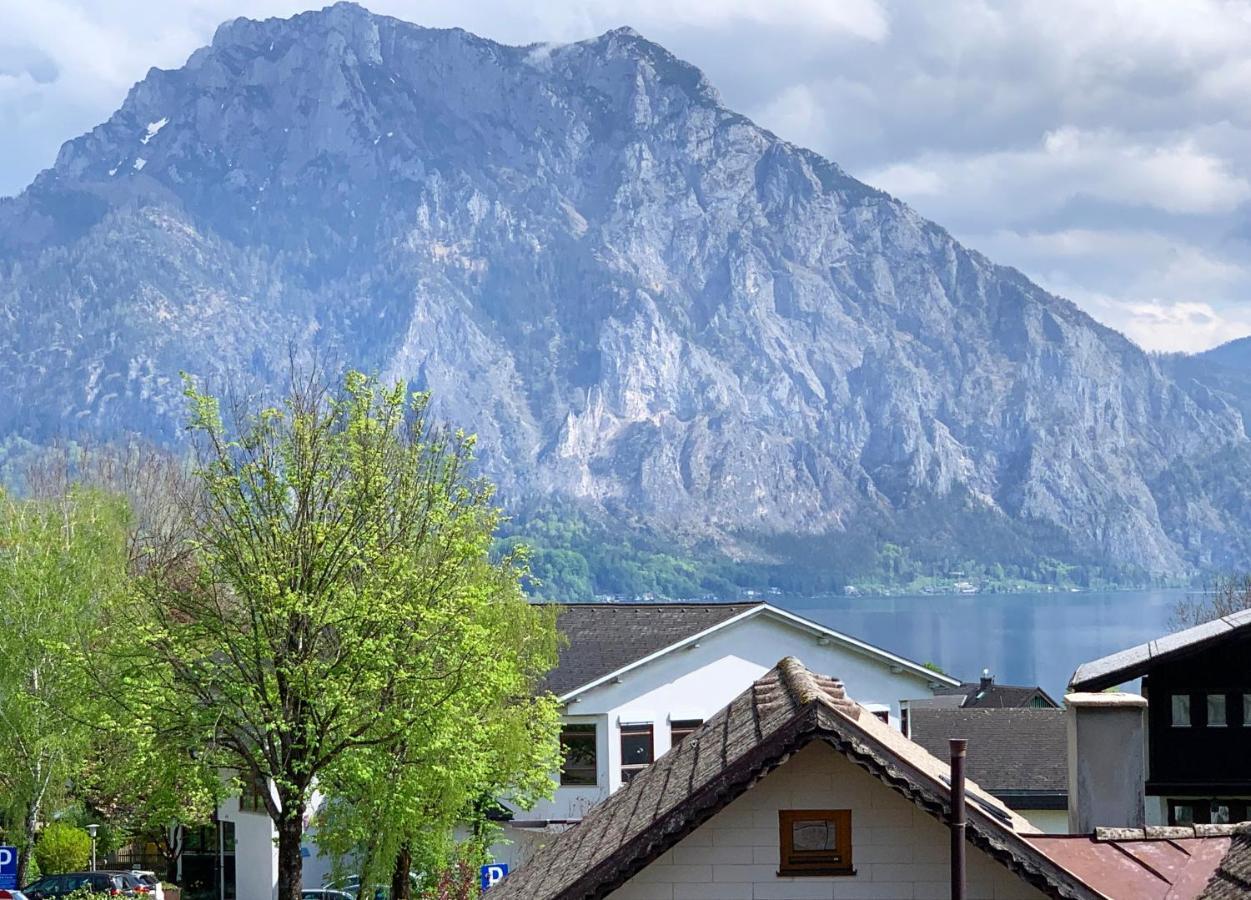 Traum Panorama Apartment Mit Berg & Seeblick Altmuenster Exterior photo